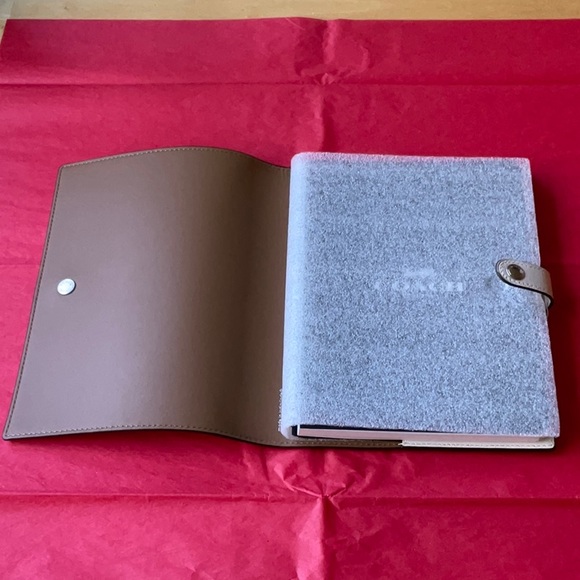 ๐ COACH NOTEBOOK WITH HOUNDSTOOTH PRINT ๐ NWT ๐ - Picture 12 of 15